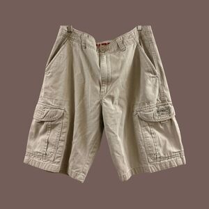Vintage Union Bay Men's Beige Solid Cargo Shorts Sz. 34